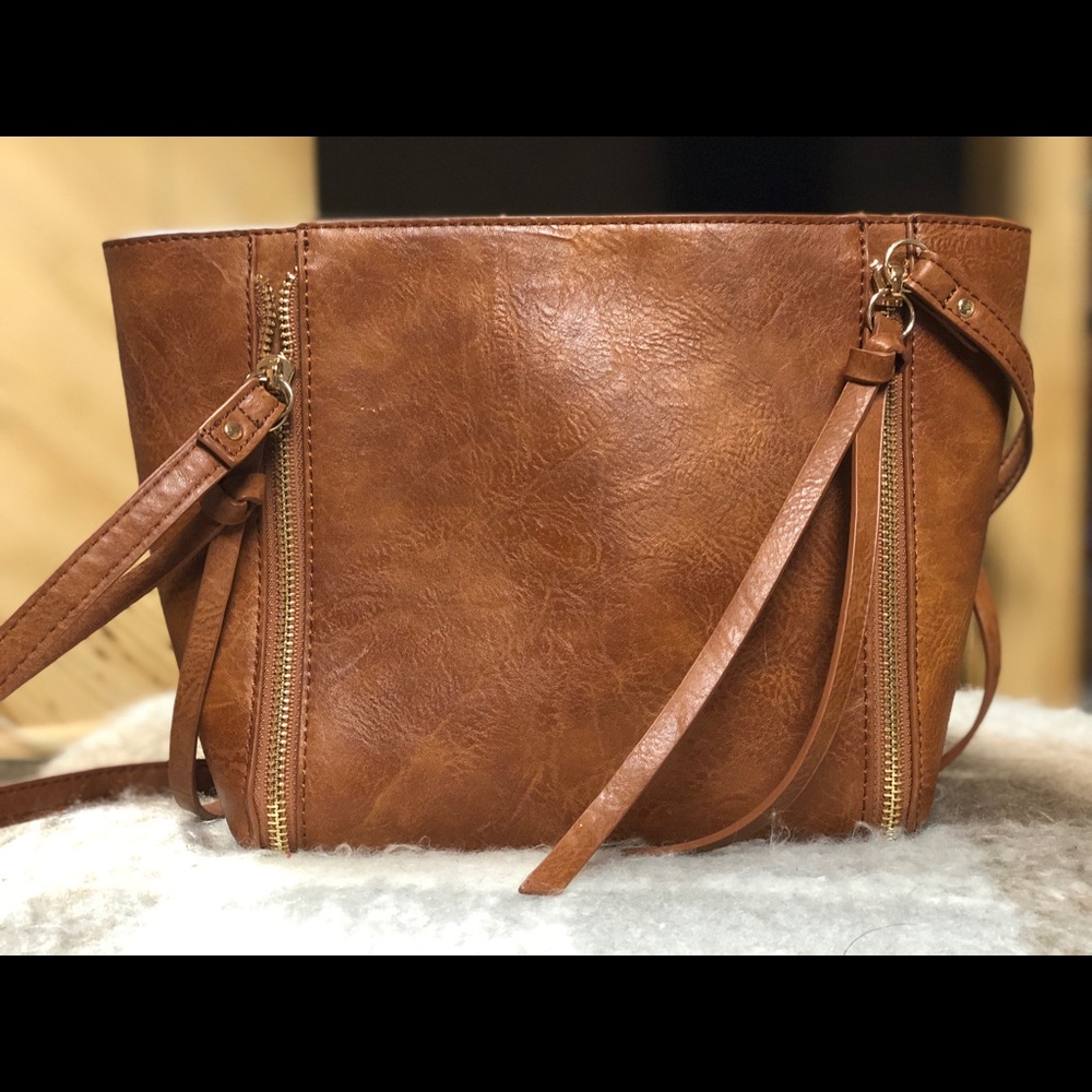 Small shoulder bag